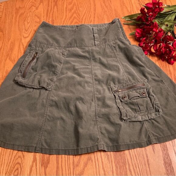 American Eagle Cordoroy Skirt - Picture 1 of 12